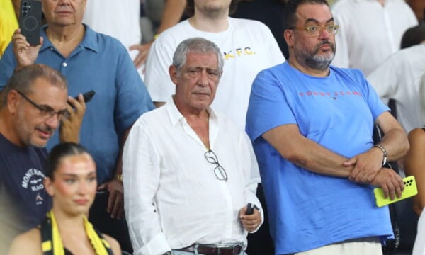 Ο Φερνάντο Σάντος στην Allwyn Arena για το ΑΕΚ – Λέφσκι