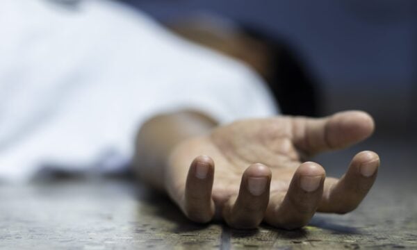 Νόμιζε ότι θα την κέρδιζε με τη δύναμη – Εκείνη όμως είχε άλλη τεχνική (Vid)