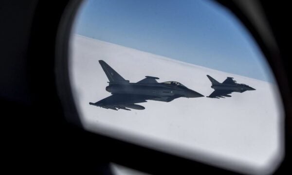 ΝΑΤΟ: Μαχητικά κατέρριψαν drone πάνω από τη Λετονία – Προειδοποιήσεις στα κινητά και μέτρα στη Φινλανδία
