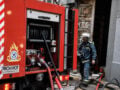 Φωτιά σε κτίριο στην Κουμουνδούρου: Πυροσβέστες απεγκλώβισαν άτομο