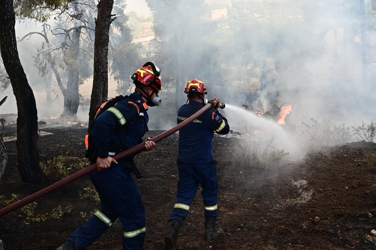 Φωτιά στην Ερμακιά Κοζάνης – Στη μάχη της κατάσβεσης και εναέρια μέσα