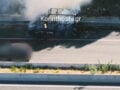 Κιάτο: Φορτηγάκι τυλίχθηκε στις φλόγες εν κινήσει στην Κορίνθου – Πατρών, ο οδηγός πρόλαβε να βγει