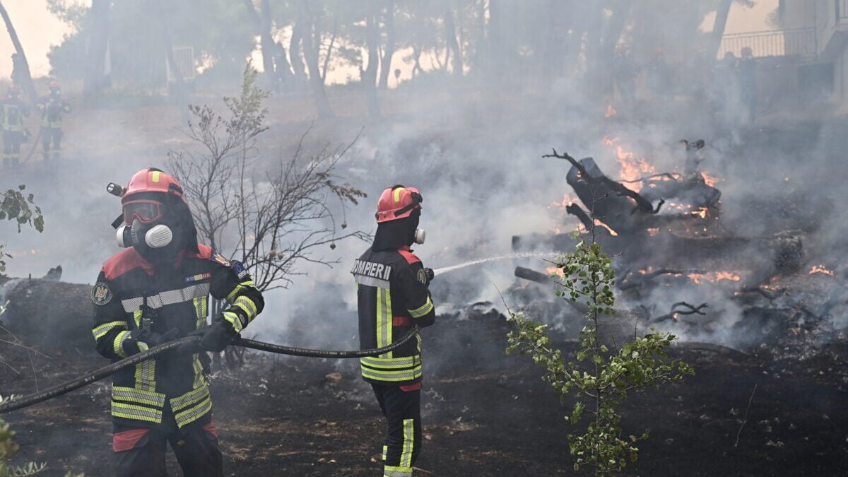 Φωτιές σε Αττική και Βοιωτία: Πέμπτη ημέρα μάχης με τις φλόγες – Συνεχείς αναζωπυρώσεις σε Λούμπα και Ψάθα – Live εξελίξεις 1 Φωτιές σε Αττική και Βοιωτία: Πέμπτη ημέρα μάχης με τις φλόγες – Συνεχείς αναζωπυρώσεις σε Λούμπα και Ψάθα – Live εξελίξεις