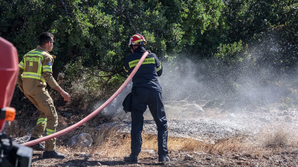 Φωτιά στο Σκάλωμα Φωκίδας – Ρίψεις νερού από 7 αεροπλάνα και 2 ελικόπτερα 1 Φωτιά στο Σκάλωμα Φωκίδας – Ρίψεις νερού από 7 αεροπλάνα και 2 ελικόπτερα