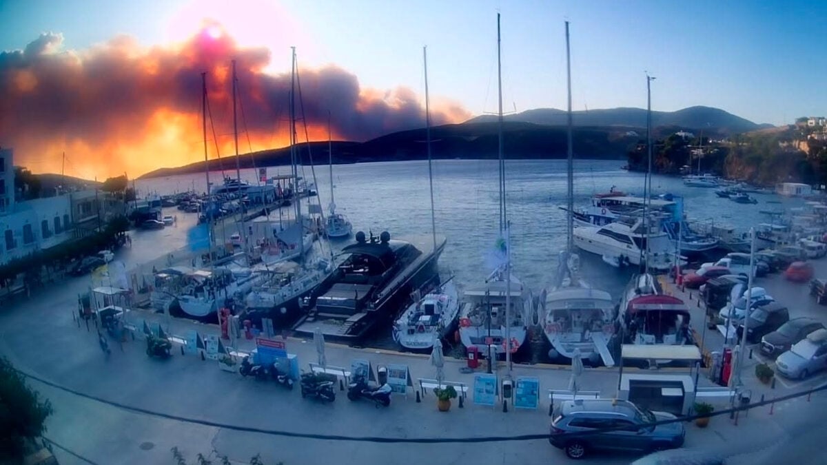 Φωτιά σε δάσος στη Σκύρο: Ενισχύθηκαν οι δυνάμεις, εκκενώθηκαν 2 οικισμοί 3 Φωτιά σε δάσος στη Σκύρο: Ενισχύθηκαν οι δυνάμεις, εκκενώθηκαν 2 οικισμοί
