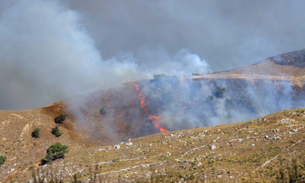 Χίος: Περισσότερα από 509.000 ευρώ σε επιχειρήσεις που επλήγησαν από τις πυρκαγιές του 2025