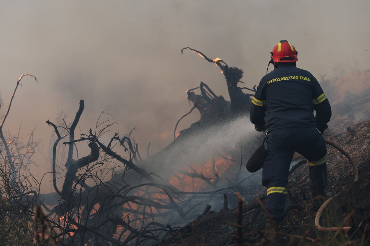 Φωτιά στην Κάλυμνο: 112 για ετοιμότητα στα Βλυχάδια