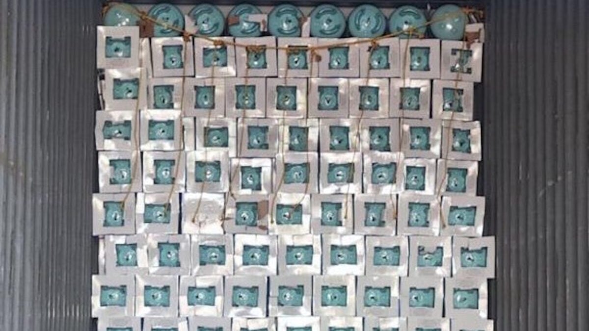 ΑΑΔΕ: Κατασχέθηκαν 1.296 δοχεία με παράνομο φρέον σε Κήπους και Δοϊράνη – Διαφυγόντες δασμοί άνω των 338.000 ευρώ 4 ΑΑΔΕ: Κατασχέθηκαν 1.296 δοχεία με παράνομο φρέον σε Κήπους και Δοϊράνη – Διαφυγόντες δασμοί άνω των 338.000 ευρώ
