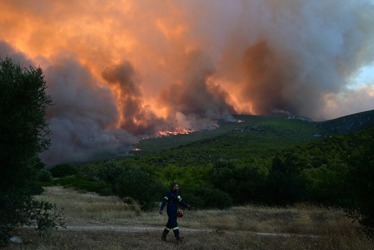 Φωτιές στην χώρα: Ριπές 110 χλμ/ώρα στην Κρήτη και 9 μποφόρ τη Δευτέρα – Πάνω από 400 πυρκαγιές μέσα σε 10 ημέρες