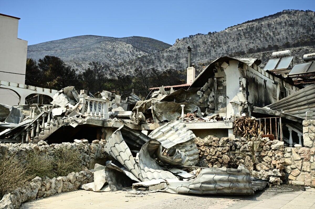 Φωτιά σε Αττική και Βοιωτία: Η ενέργεια που απελευθερώθηκε ισοδυναμεί με 6 βόμβες Χιροσίμα – Πώς κάηκε μέσα σε 2 βράδια το 55% της έκτασης