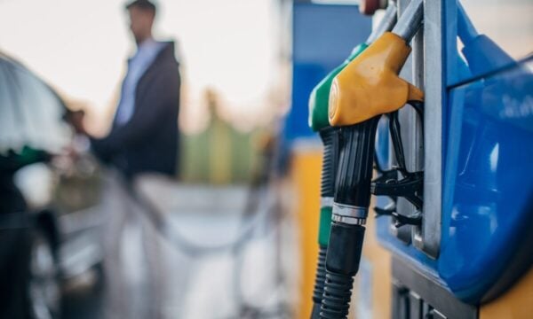 HELLENiQ ENERGY: Συνεχίζεται τον Σεπτέμβριο η επιδότηση σε αμόλυβδη και πετρέλαιο κίνησης