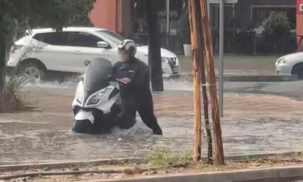 Γιάννενα: Χαλάζι και πλημμύρες σε λίγα λεπτά – Δρόμοι «ποτάμια»