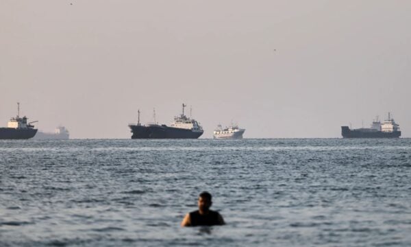 Ορμούζ: Ιράν και Ομάν συμφώνησαν σε προσωρινό θαλάσσιο διάδρομο – «Τα Στενά δεν ανοίγουν αν δεν τηρηθούν οι δεσμεύσεις των ΗΠΑ»