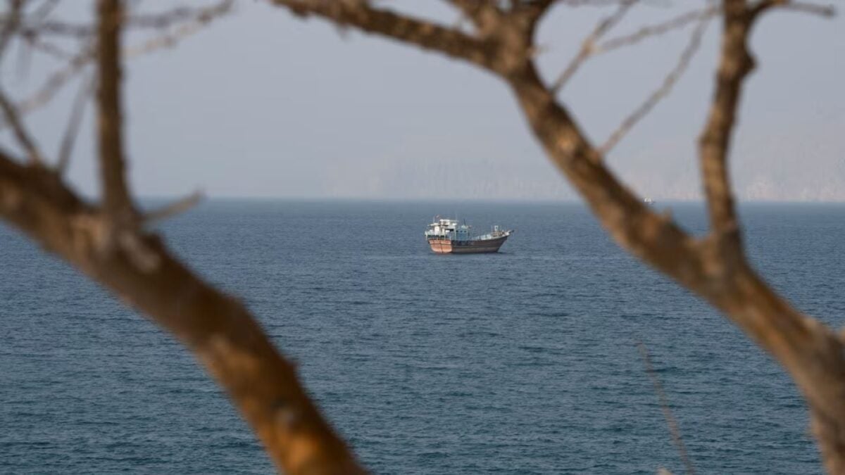 Ορμούζ: Το Ιράν ετοιμάζει λίστα όρων για την επαναλειτουργία του, ο Τραμπ δεν ενδιαφέρεται να επιστρέψει στο MoU 1 Ορμούζ: Το Ιράν ετοιμάζει λίστα όρων για την επαναλειτουργία του, ο Τραμπ δεν ενδιαφέρεται να επιστρέψει στο MoU