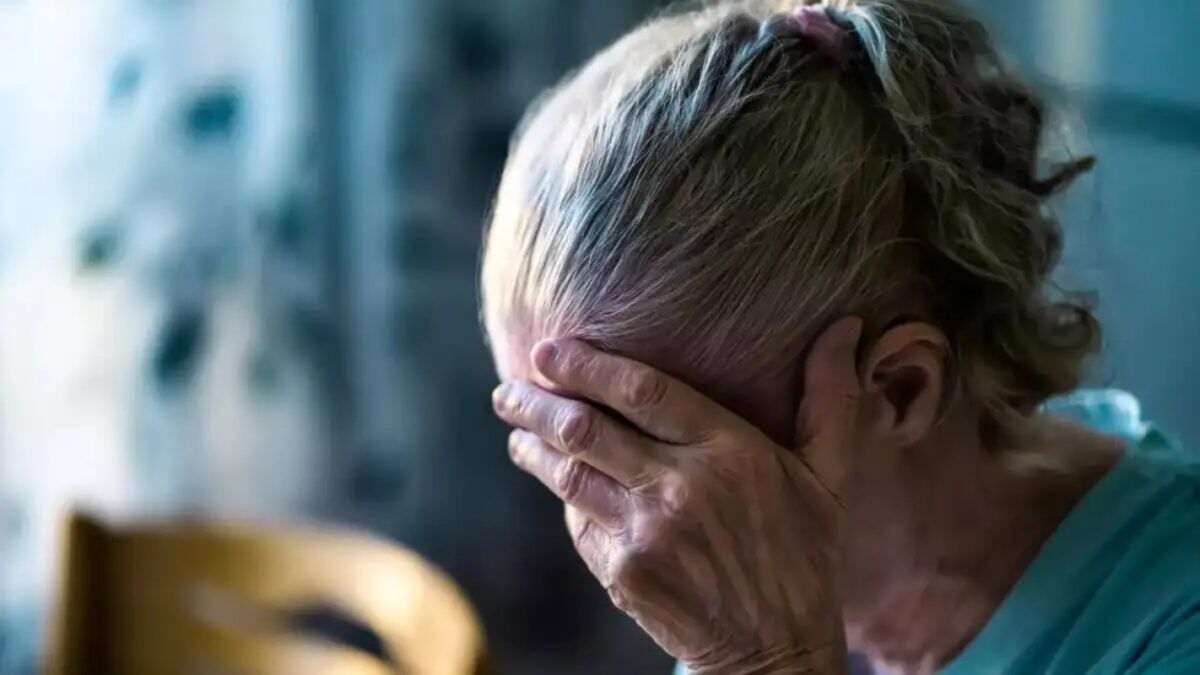 Πάτρα: Απείλησαν 91χρονη ότι θα τη σκοτώσουν και τους έδωσε 8.000 ευρώ και κοσμήματα αξίας 20.000