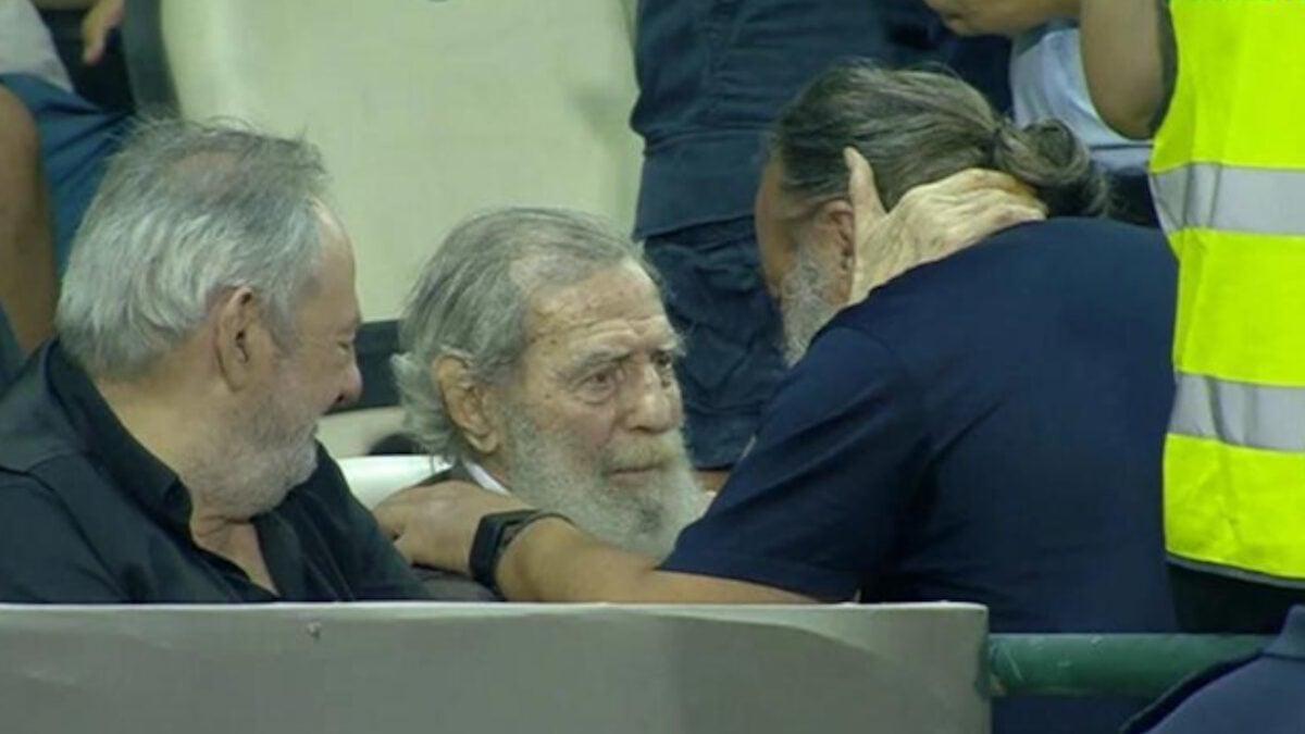 Ο Μάριος Ηλιόπουλος είχε αγκαλιά με τον Γιώργο Βαρδινογιάννη στο Κηφισιά – ΑΕΚ 1 Ο Μάριος Ηλιόπουλος είχε αγκαλιά με τον Γιώργο Βαρδινογιάννη στο Κηφισιά – ΑΕΚ