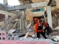 Σεισμός 7,7 Ρίχτερ στην Ινδονησία: Τουλάχιστον 47 νεκροί, χιλιάδες άνθρωποι στους δρόμους – «Ήταν σαν να ήμασταν πάνω σε τραμπολίνο.»