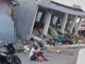 7,7 Ρίχτερ στην Ινδονησία: Μάχη με τον χρόνο στα συντρίμμια και χιλιάδες μετασεισμοί για τους εγκλωβισμένους εν μέσω εθνικής εορτής