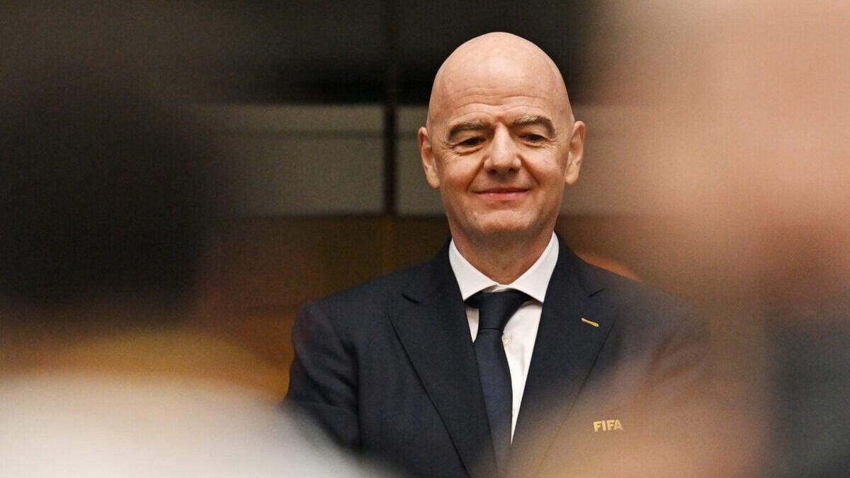 UEFA κυνηγάει τον Τζιάνι Ινφαντίνο – Ζητά όλα τα έγγραφα για να κινηθεί νομικά κατά του προέδρου της FIFA 1 UEFA κυνηγάει τον Τζιάνι Ινφαντίνο – Ζητά όλα τα έγγραφα για να κινηθεί νομικά κατά του προέδρου της FIFA