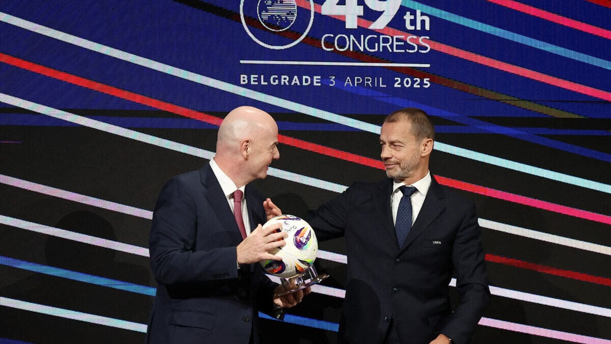 UEFA δεν αλλάζει στάση και πιέζει για την απομάκρυνση του Τζιάνι Ινφαντίνο από τη FIFA 1 UEFA δεν αλλάζει στάση και πιέζει για την απομάκρυνση του Τζιάνι Ινφαντίνο από τη FIFA