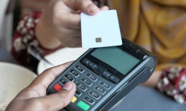 IRIS: Μεταφορές χρημάτων, φόρος και τι πρέπει να προσέχουν οι επαγγελματίες