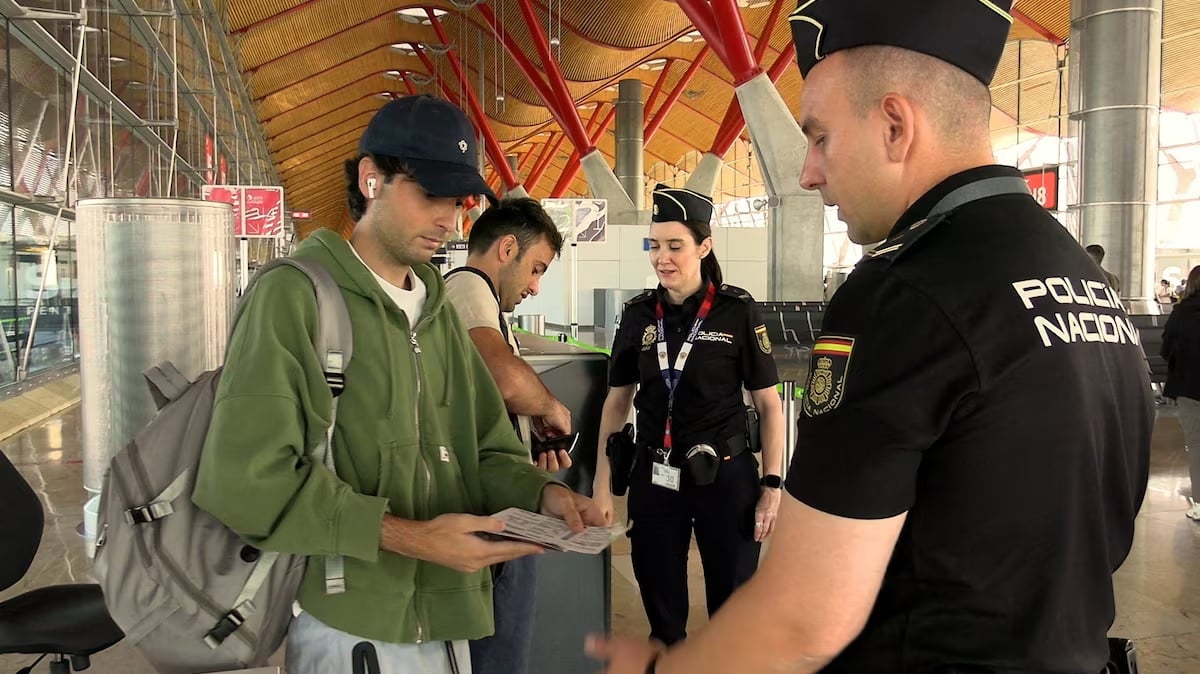 Ισπανία: Έλεγχοι στα αεροδρόμια για υπηκόους Ιταλίας – Σε εφαρμογή η αναστολή της Συνθήκης Σένγκεν
