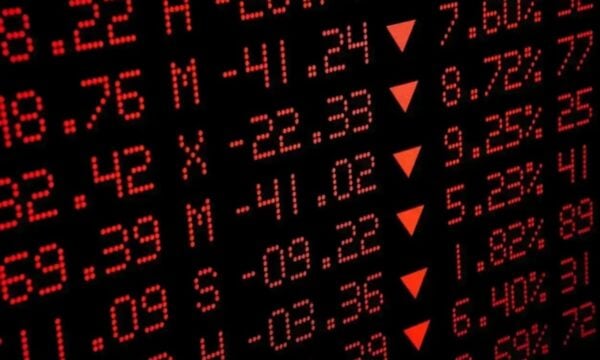Χρηματιστήρια: Διόρθωση από τα υψηλά 17ετίας στην Αθήνα και «βουτιά» στις ευρωαγορές