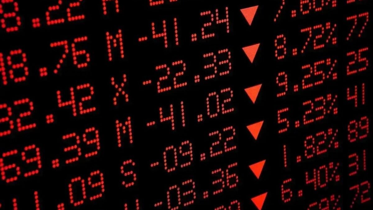 Χρηματιστήρια: Οριακές απώλειες στην Αθήνα και καθοδική πορεία στις ευρωαγορές 1 Χρηματιστήρια: Οριακές απώλειες στην Αθήνα και καθοδική πορεία στις ευρωαγορές