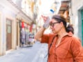 Θερμοπληξία: Τι να κάνετε για να την αντιμετωπίσετε – 9 σωτήριες οδηγίες και τα συμπτώματα που πρέπει να γνωρίζετε