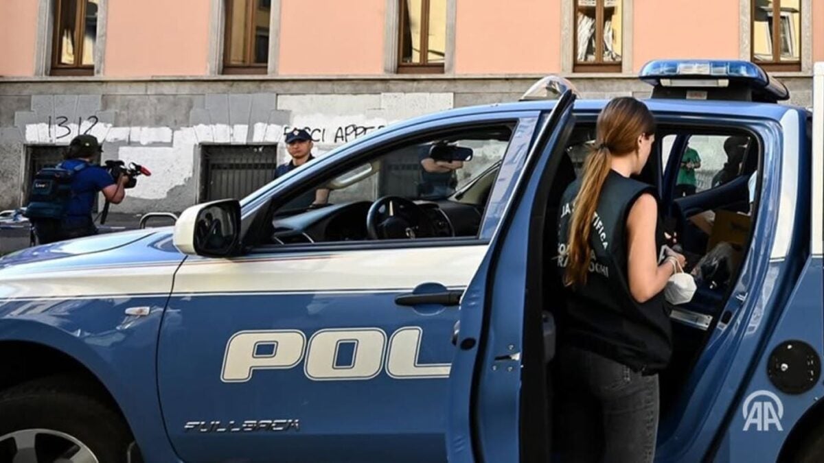Ιταλία: Συνελήφθη 16χρονος για τρομοκρατική προπαγάνδα έξω από τη Φλωρεντία 1 Ιταλία: Συνελήφθη 16χρονος για τρομοκρατική προπαγάνδα έξω από τη Φλωρεντία