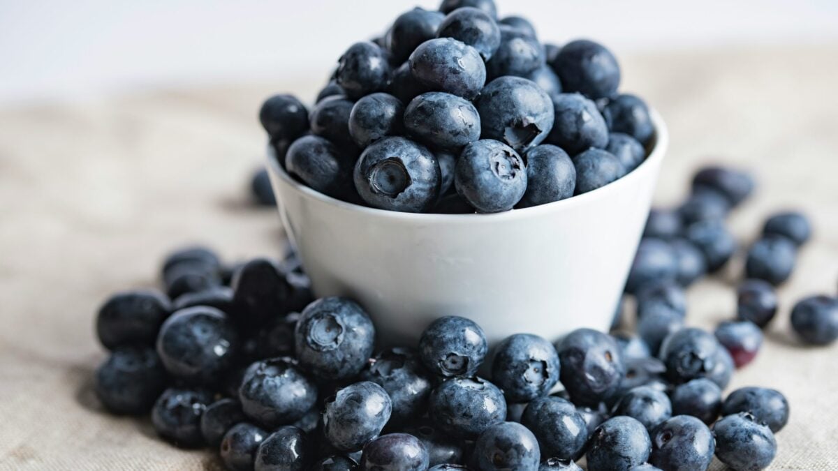 Μύρτιλα: 3 οφέλη των blueberries για την υγεία σύμφωνα με ειδικό – Τι δείχνουν μελέτες 1 Μύρτιλα: 3 οφέλη των blueberries για την υγεία σύμφωνα με ειδικό – Τι δείχνουν μελέτες
