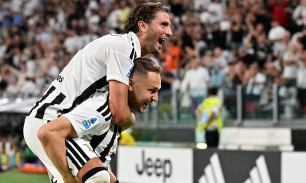 Γιουβέντους – Πάρμα 2-0: Διπλασίασε τη νίκες της και ανέβηκε στην κορυφή της Serie A η «γηραιά κυρία»