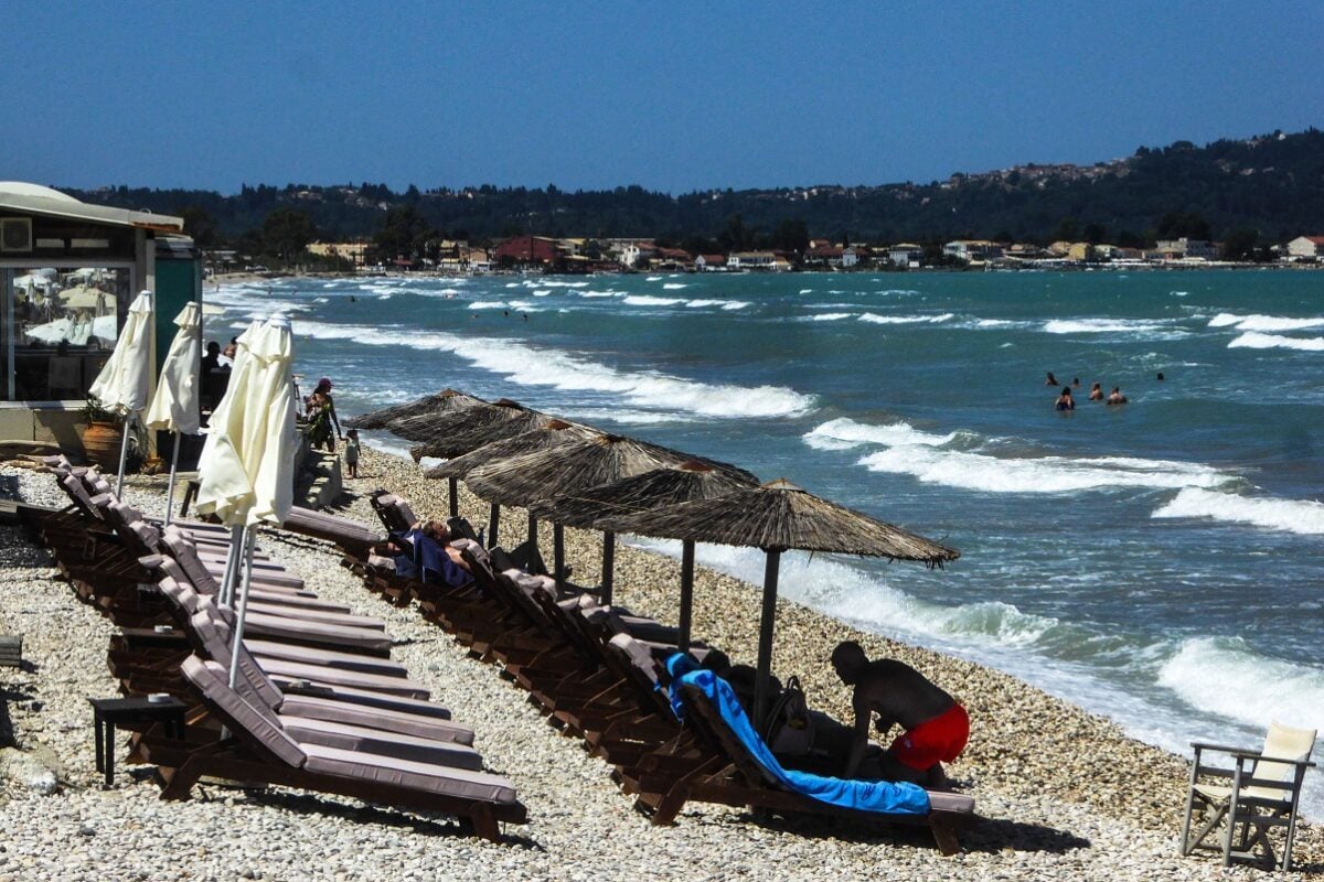 Καιρός: Ισχυρά μελτέμια την Κυριακή θέτουν σε red code Αττική, Εύβοια, Βοιωτία, Κυκλάδες και Κρήτη – Πότε υποχωρούν