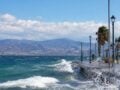 Καιρός: Δεκαπενταύγουστος με θυελλώδεις ανέμους – Η Παρασκευή σε «κόκκινο» συναγερμό για φωτιά