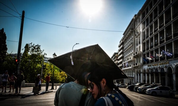 Αλλαγή στο σκηνικό του καιρού: Υποχωρούν τα μελτέμια, άνοδος της θερμοκρασίας – Η πρόγνωση της Αναστασίας Τυράσκη