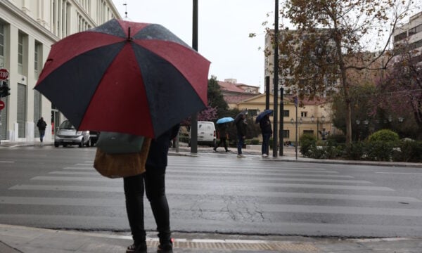 Καιρός – Εμμανουήλ: Βροχές και καταιγίδες μέχρι την Πέμπτη, άνοδος της θερμοκρασίας από Παρασκευή