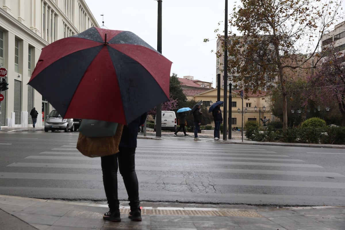 Καιρός – Εμμανουήλ: Βροχές και καταιγίδες μέχρι την Πέμπτη, άνοδος της θερμοκρασίας από Παρασκευή