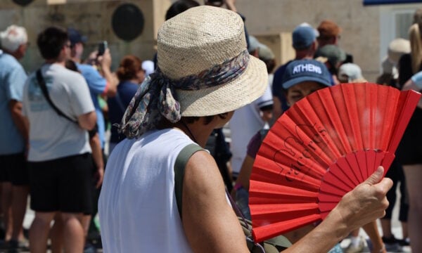 Καιρός: Ενισχύονται τα μελτέμια στο Αιγαίο, στους 39 βαθμούς η θερμοκρασία – Κυριαρχεί το τρίπτυχο Hot, Dry, Windy