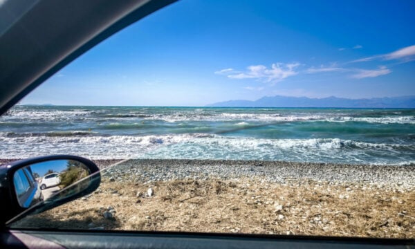 Καιρός σήμερα: Αίθριος με ισχυρούς ανέμους και θερμοκρασία έως 36 βαθμούς