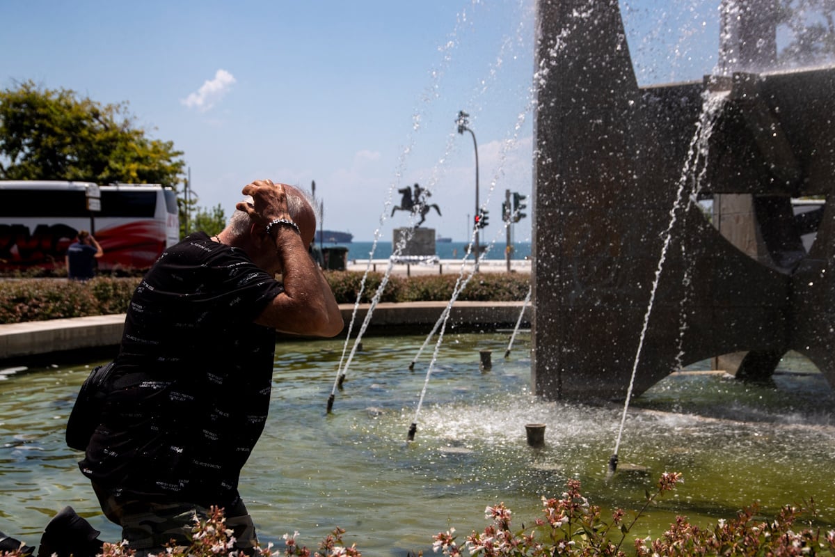 Καιρός: Καύσωνας διαρκείας μέχρι την Τετάρτη, θερμό μελτέμι και κίνδυνος πυρκαγιάς – Ποιες περιοχές θα χτυπήσουν «κόκκινο»