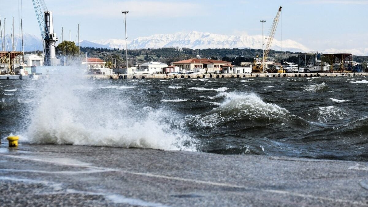Καιρός: 60 χλμ/ώρα οι ριπές του ανέμου στα μέτωπα της φωτιάς, εξασθενούν τα μποφόρ σήμερα – 40άρια από την Παρασκευή 2 Καιρός: 60 χλμ/ώρα οι ριπές του ανέμου στα μέτωπα της φωτιάς, εξασθενούν τα μποφόρ σήμερα – 40άρια από την Παρασκευή
