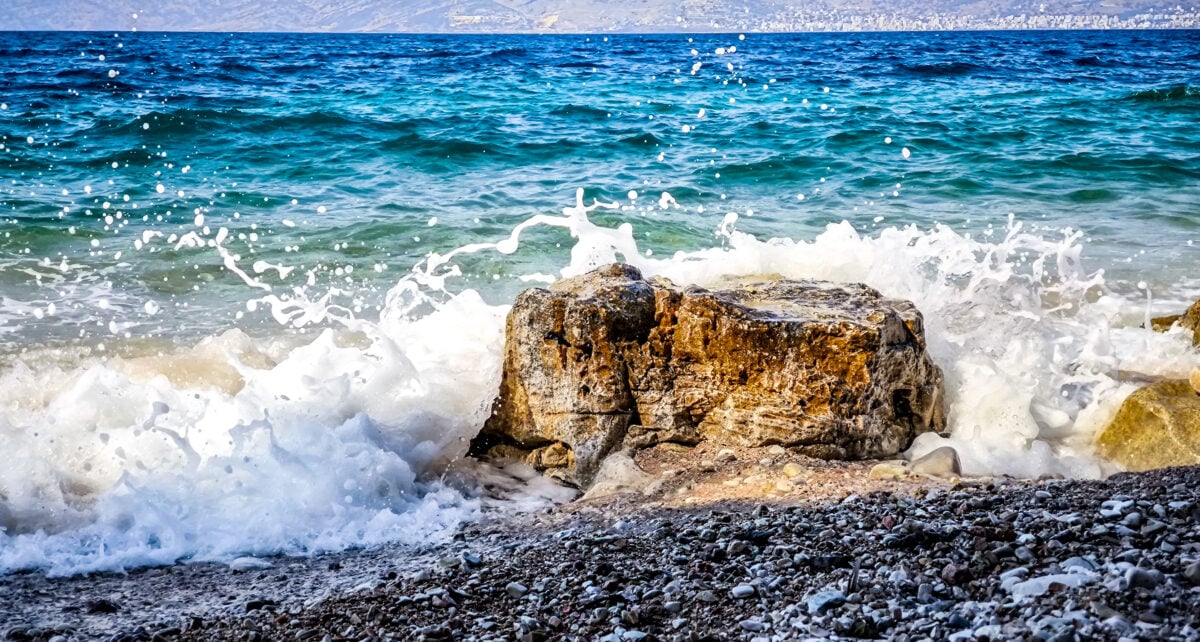Καιρός αύριο: Ζέστη με 39 βαθμούς και ισχυροί βοριάδες έως 8 μποφόρ