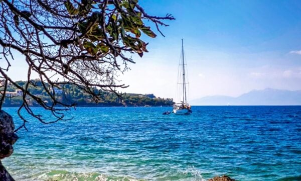Καιρός αύριο: Επιμένει η ζέστη με θερμοκρασία στους 39 βαθμούς – Τοπικές νεφώσεις