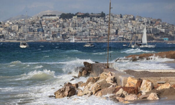 Καιρός σήμερα: 38άρια, ισχυροί βοριάδες, τοπικές βροχές και καταιγίδες στα ηπειρωτικά