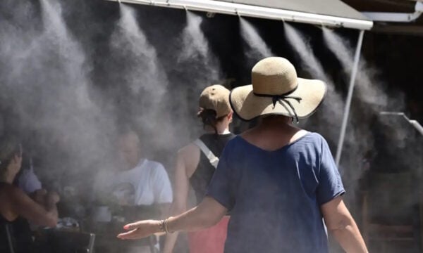 Καιρός αύριο: Άνεμοι έως 5 μποφόρ στην Αττική, έως 38 βαθμούς η θερμοκρασία στη χώρα