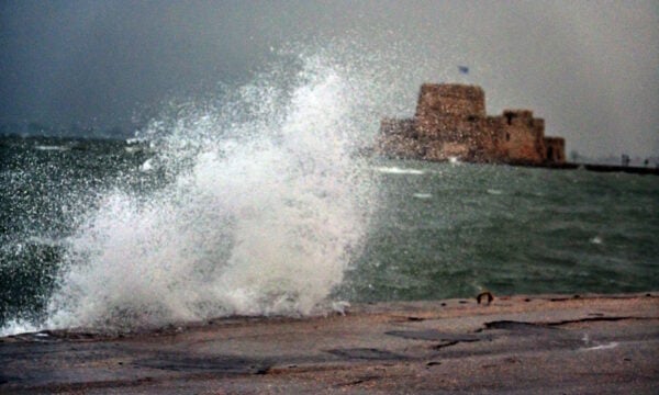 Καιρός αύριο: Ισχυροί άνεμοι έως 7 μποφόρ – Στους 37 βαθμούς η θερμοκρασία