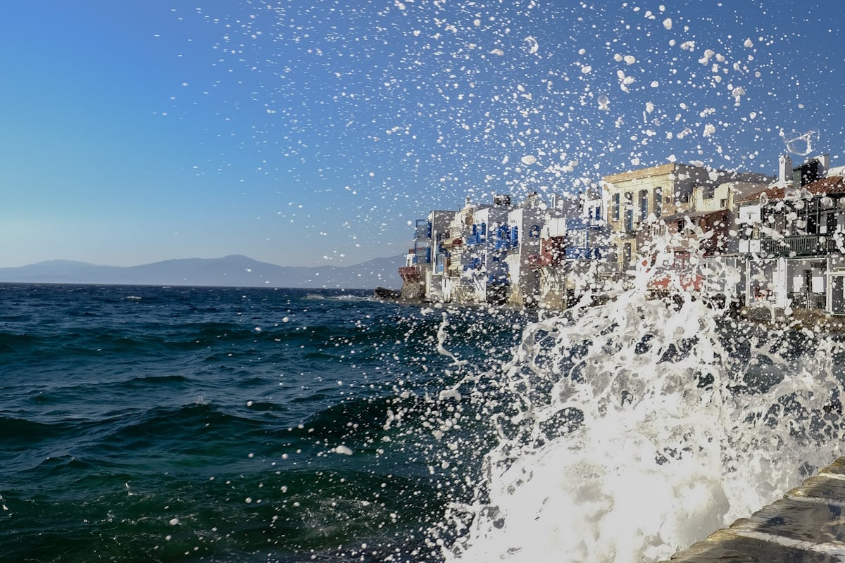Καιρός: Ισχυροί άνεμοι στη χώρα – Σε red code για πυρκαγιές 7 περιοχές