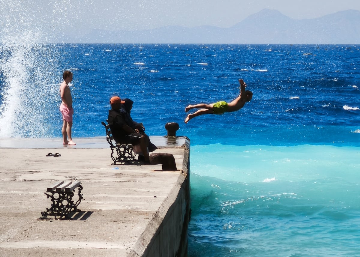 Καιρός: Ζέστη με 38άρια την Παρασκευή και 40άρια το Σαββατοκύριακο – Εξαήμερο κύμα καύσωνα και ισχυροί άνεμοι