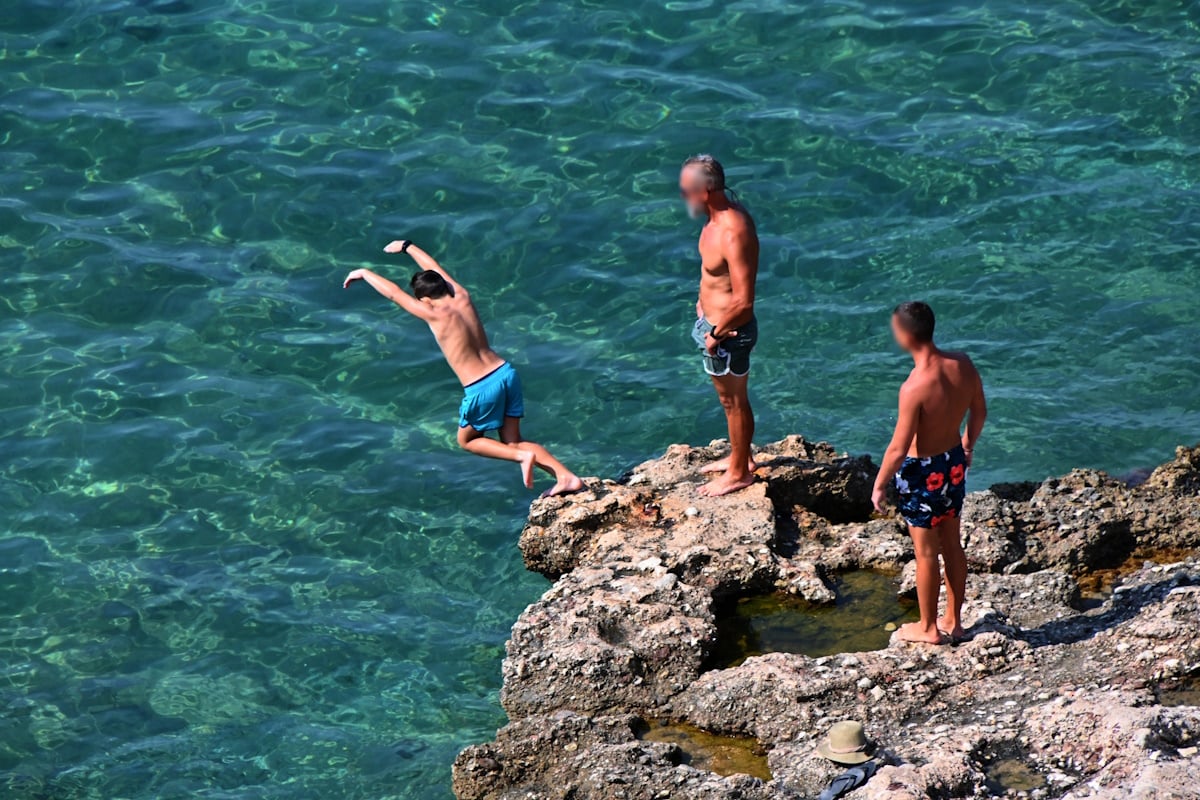 Καιρός αύριο: Ζέστη με 39άρια, υψηλή υγρασία και τοπικές μπόρες