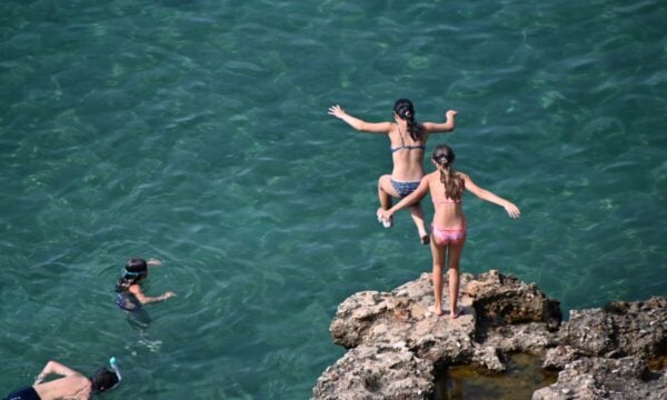 Καιρός – Θοδωρής Κολυδάς: Τριήμερη ζέστη από το Σάββατο με θερμοκρασίες έως 40 βαθμούς Κελσίου